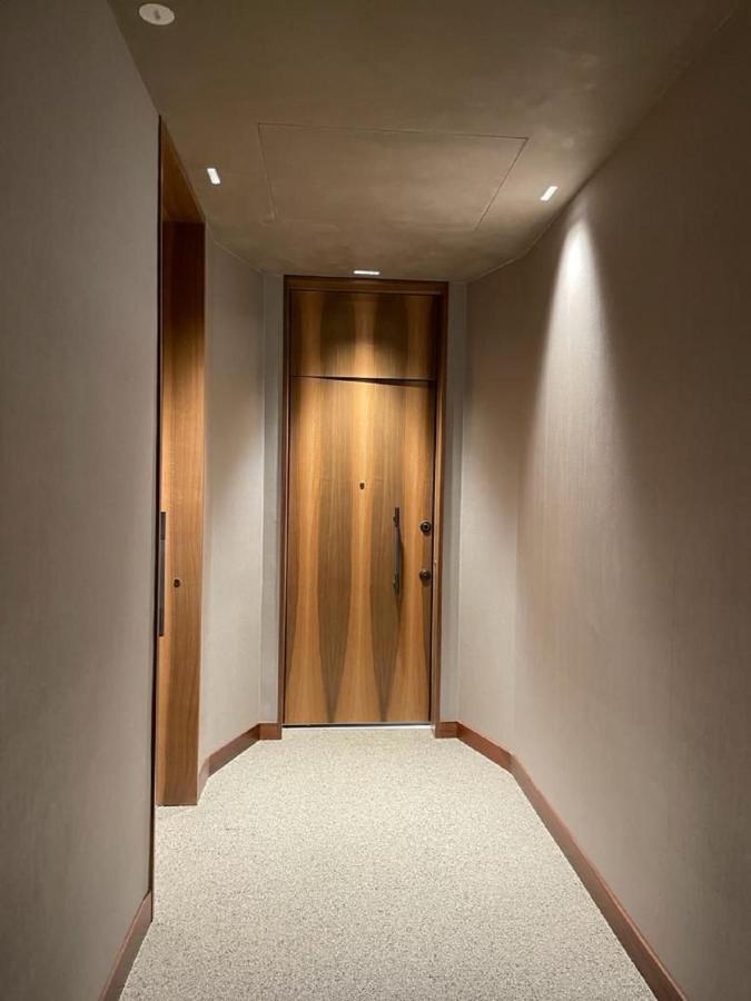 Number House - Number 11 Milan
