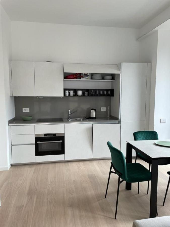 Apartment Number House - Number 11 *